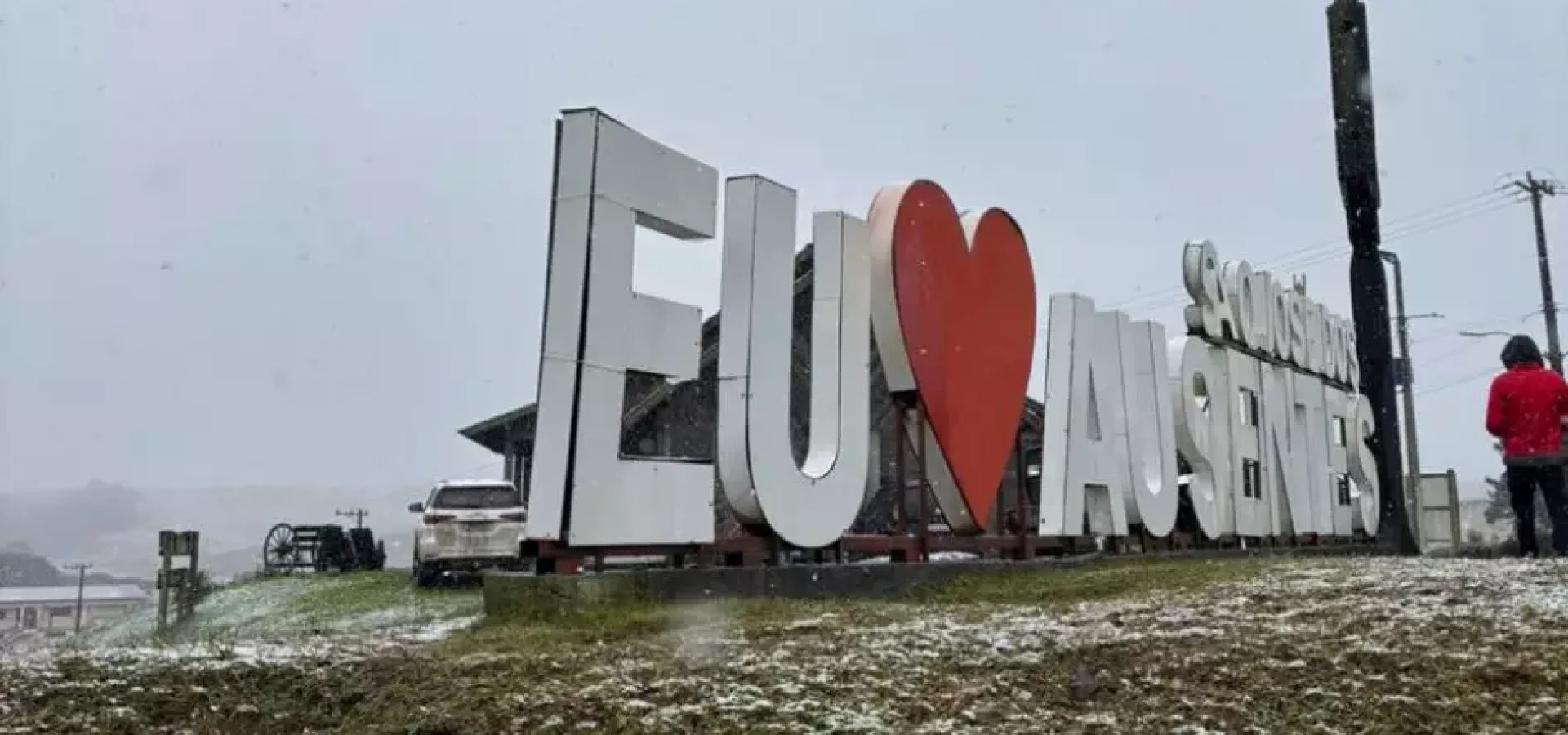 neve Flocos foram observados em São José dos Ausentes, com temperaturas próximas de 0°C e sensação térmica ainda mais baixa.
Foto: Divulgação Prefeitura de São José dos Ausentes