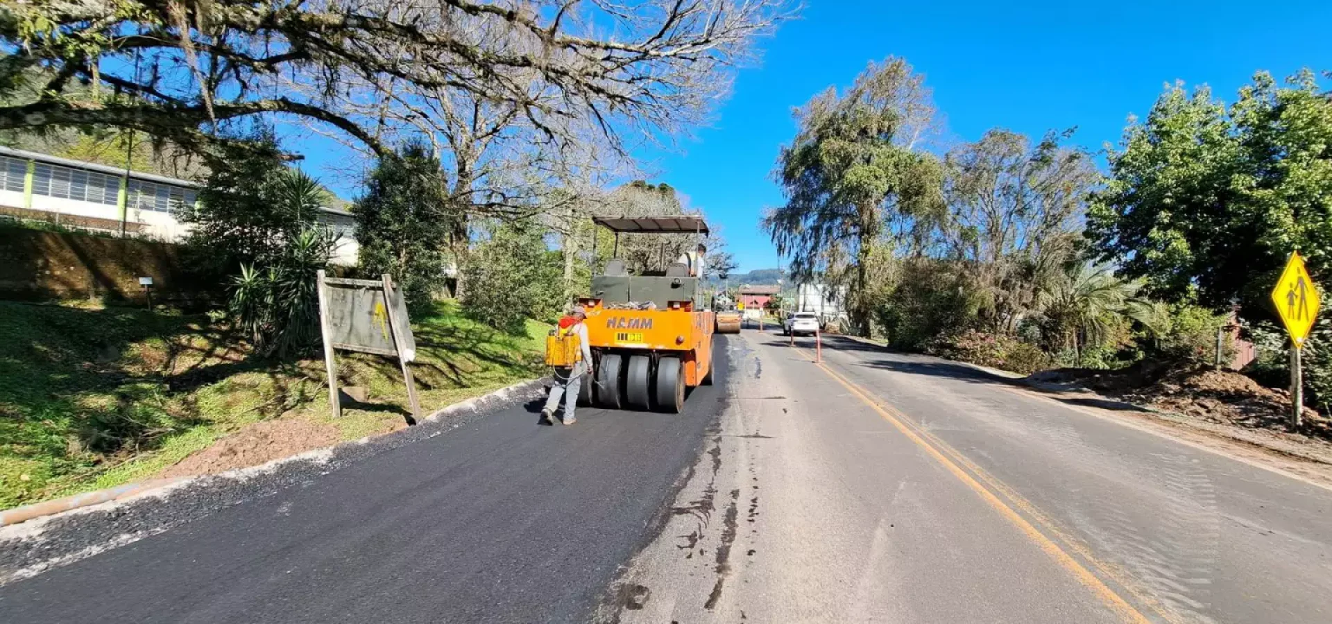 obras-egr-1536×864 A presença de trabalhadores e máquinas na pista causa bloqueios temporários de faixas e redução de velocidade em determinados pontos.
Foto: Rafael Bento/EGR