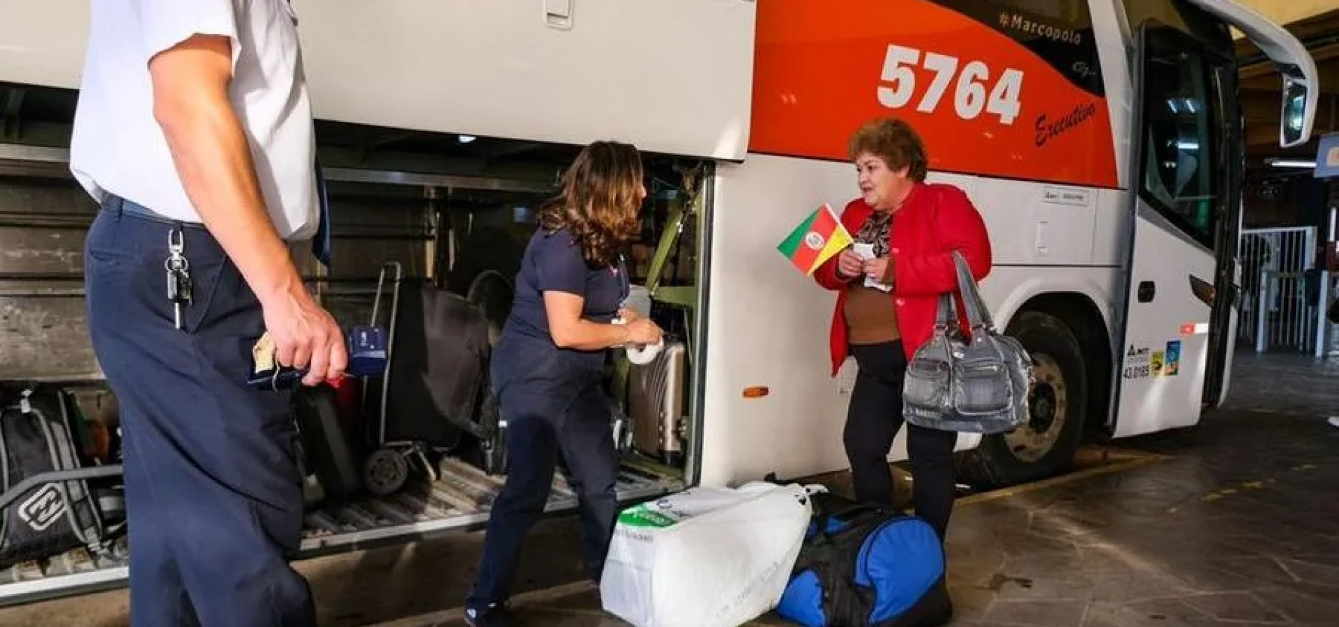 Nesta sexta-feira, 92 horários estão em operação, mas até o final do dia, não é descartada a possibilidade que este número chegue a 104, com a adição de ônibus extras | Foto: Pedro Piegas