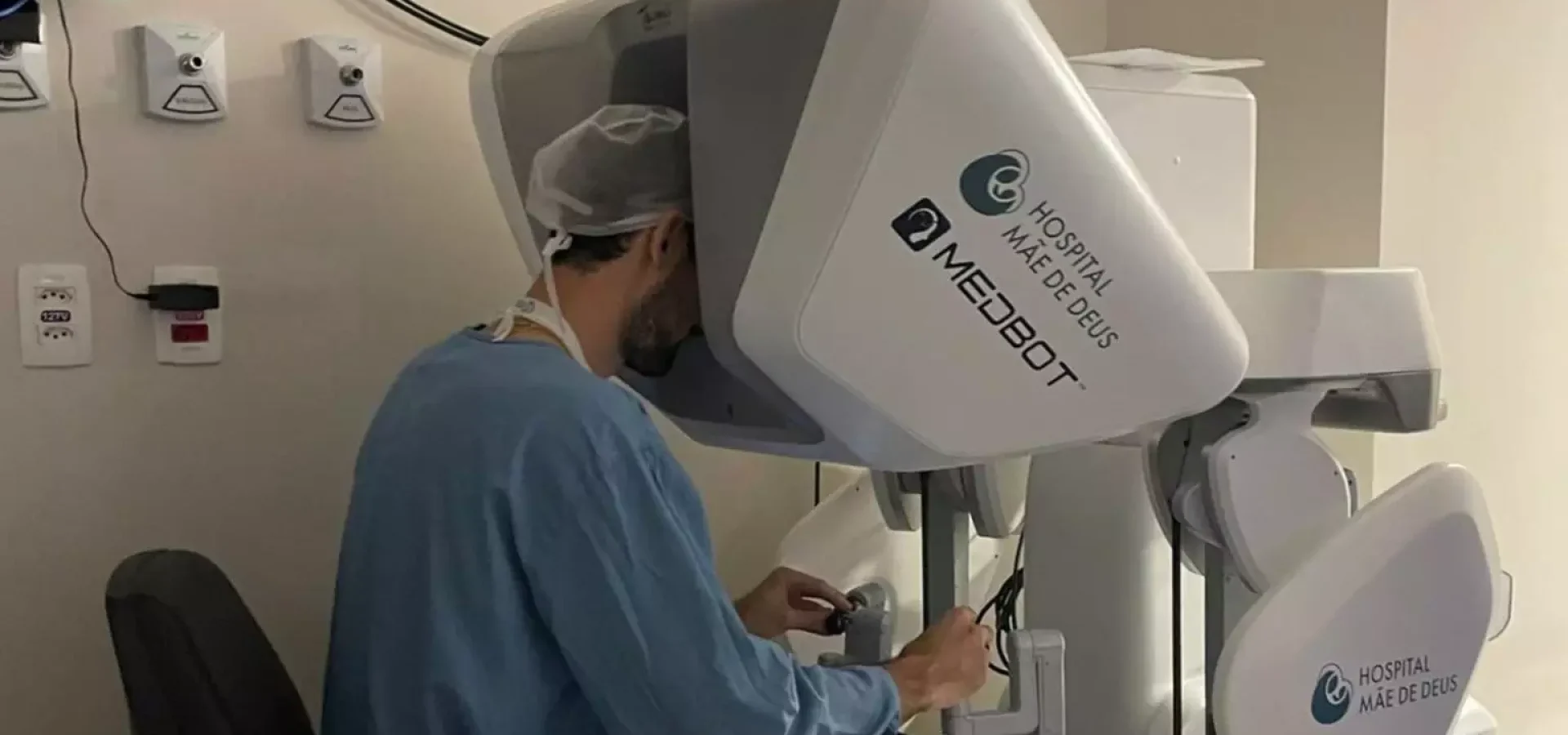 Operação no Mãe de Deus teve como paciente uma idosa de 74 anos. (Foto: Divulgação)