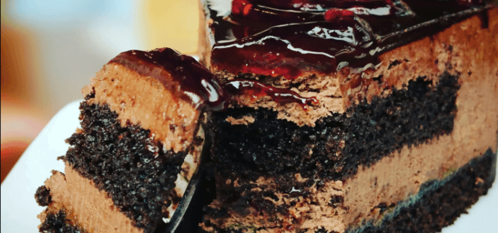 Bares e restaurantes apostam em sobremesas com chocolate para a Páscoa (Foto: Canva)